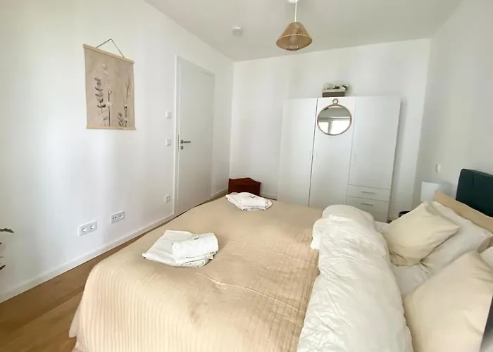 Am Flughafen, Glasfaser-internet, Waschmaschine 쇼네펠드