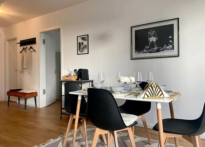 Am Flughafen, Glasfaser-internet, Waschmaschine * 쇼네펠드