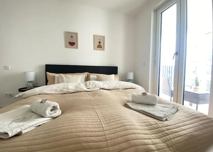 Am Flughafen, Glasfaser-internet, Waschmaschine * 쇼네펠드